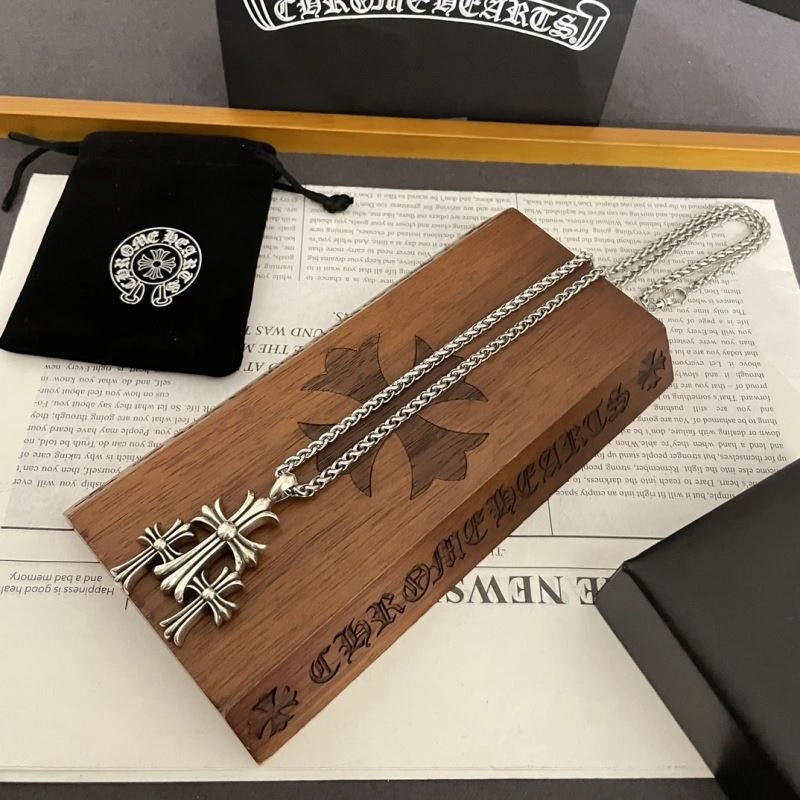 Compact Chrxmx Hxxrts Necklaces 300653