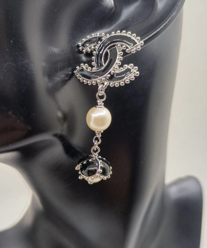 Comfortable Chxnxl Earrings 291181