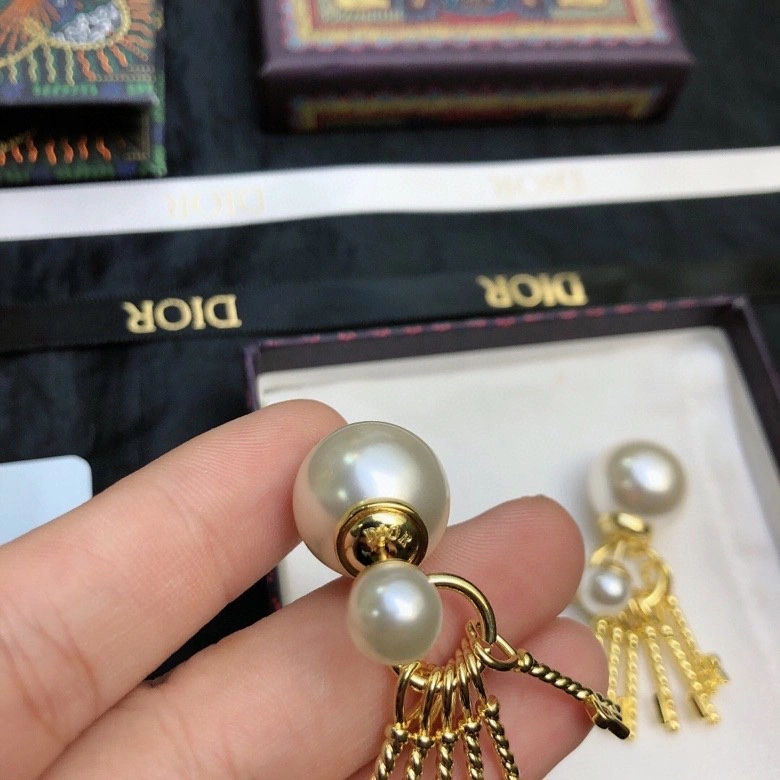 Christian Dxxr Earrings EyeCatching 295283