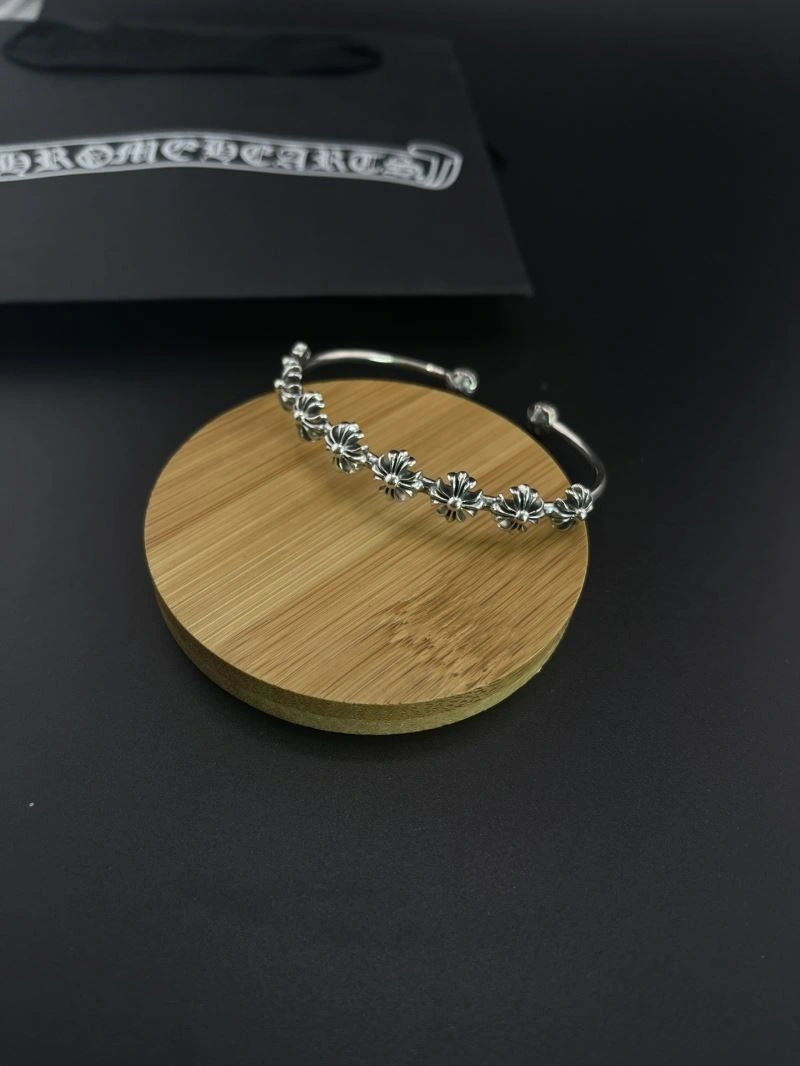 Reliable Chrxmx Hxxrts Bracelets 301382