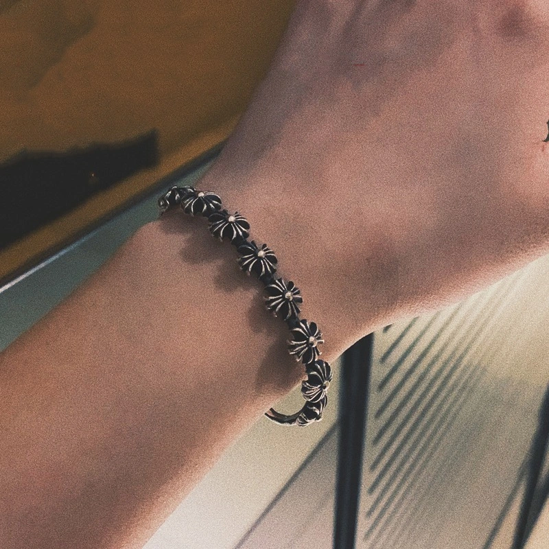 Reliable Chrxmx Hxxrts Bracelets 301382