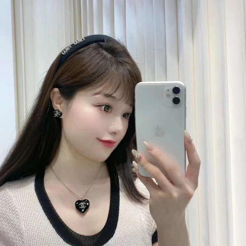 Cozy Chxnxl Earrings 291177