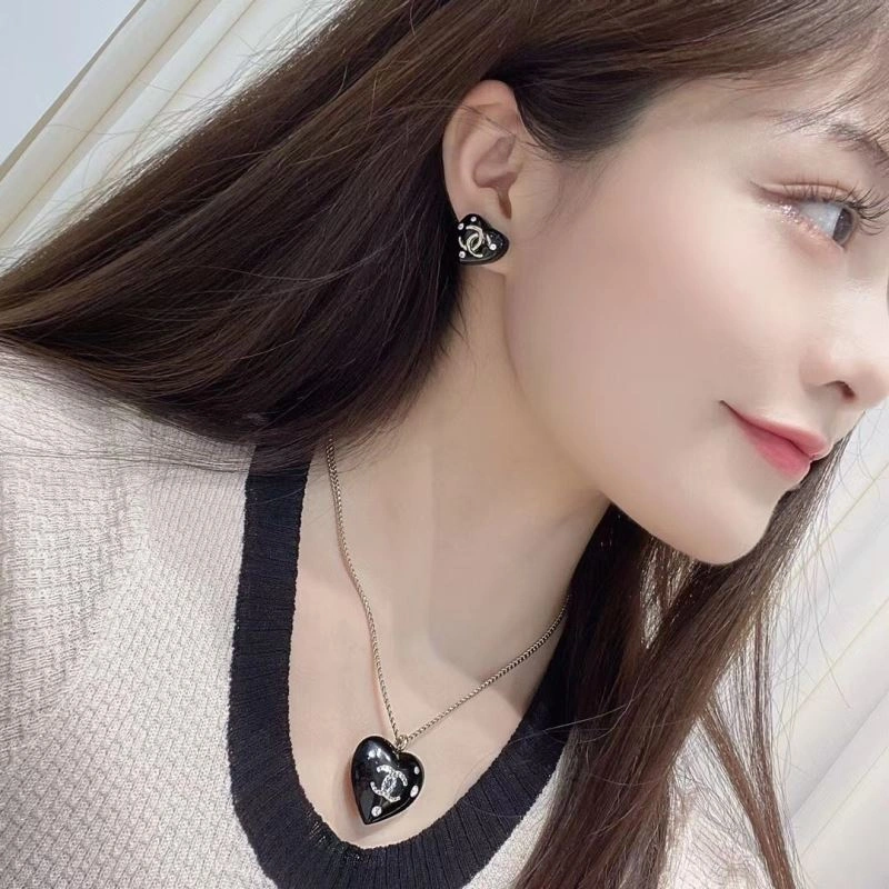 Cozy Chxnxl Earrings 291177