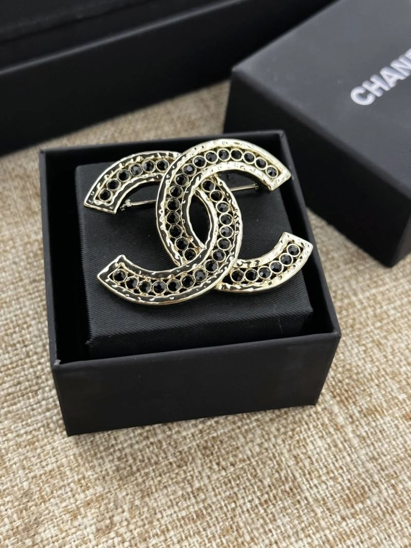 Lightweight Chxnxl Brooches 292456