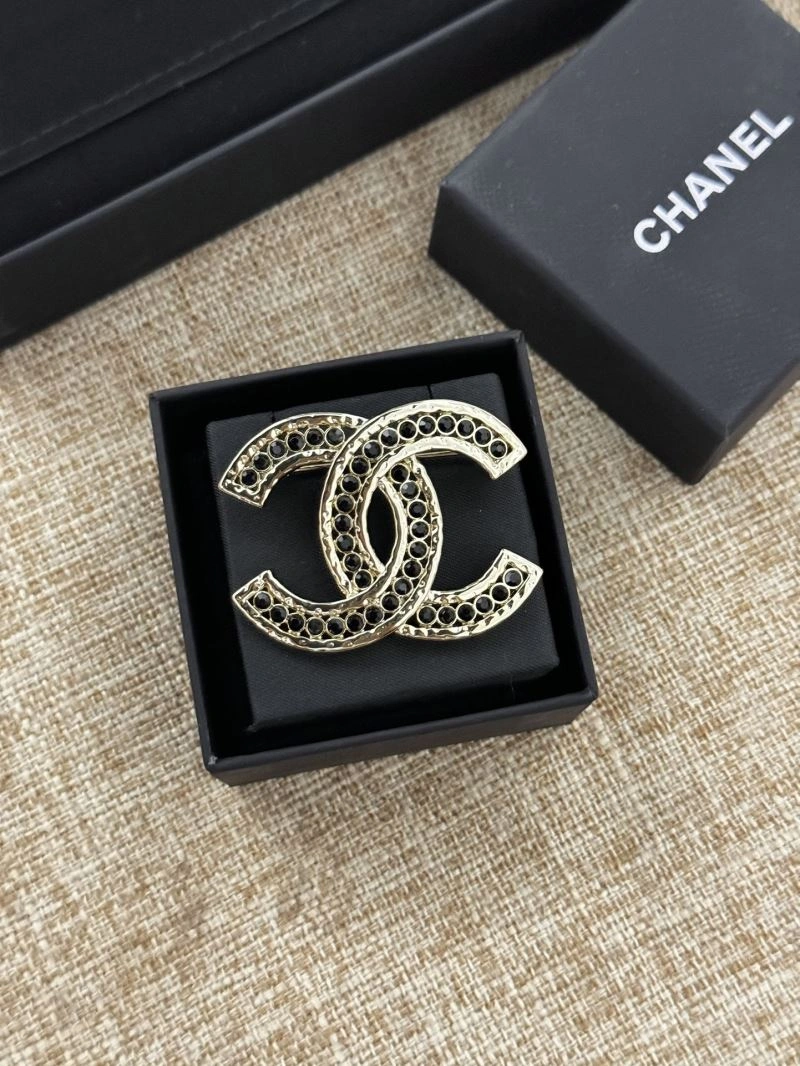 Lightweight Chxnxl Brooches 292456