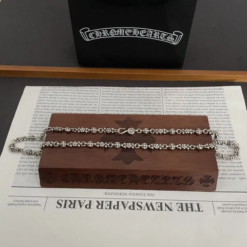 Lightweight Chrxmx Hxxrts Necklaces 300634