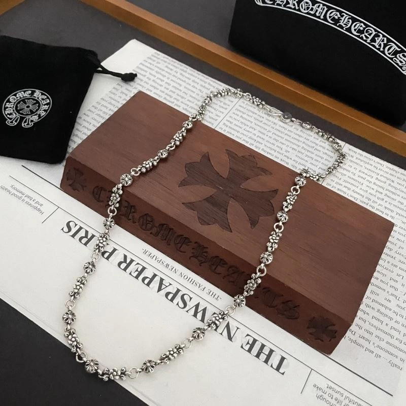 Lightweight Chrxmx Hxxrts Necklaces 300634