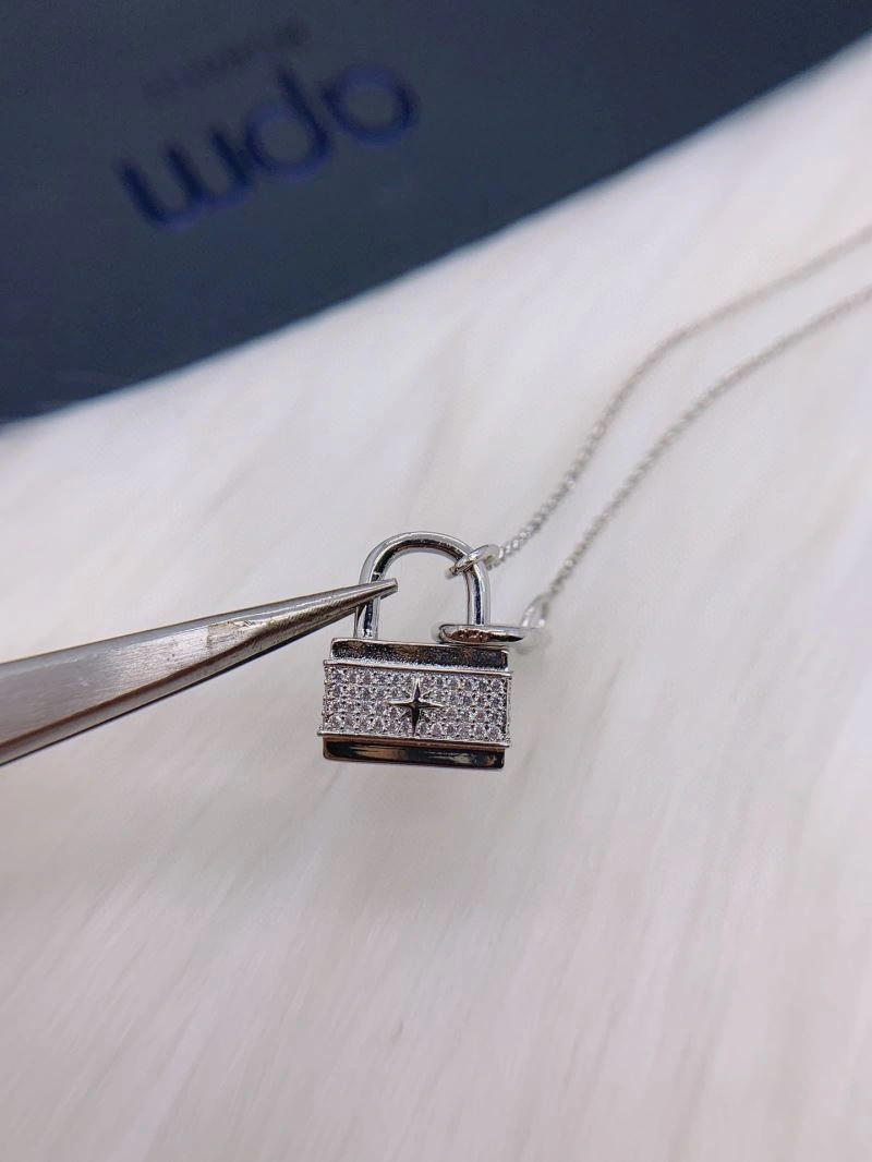 Axm Necklaces Affordable 282097