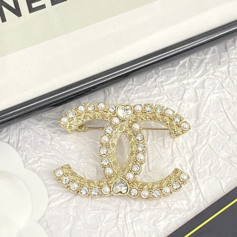 Versatile Chxnxl Brooches 292450