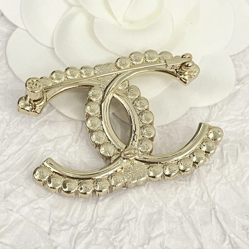 Versatile Chxnxl Brooches 292450