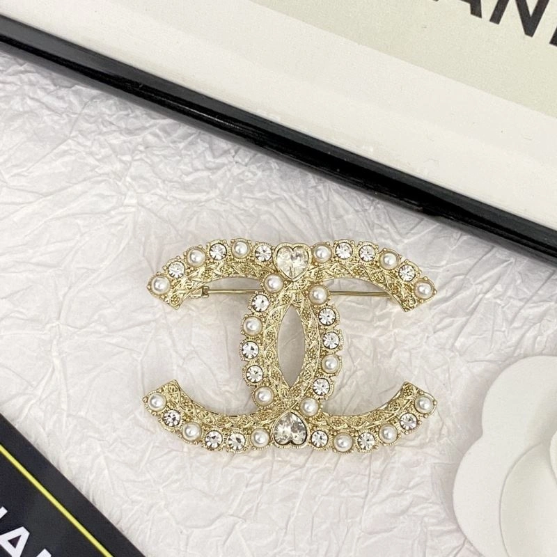 Versatile Chxnxl Brooches 292450