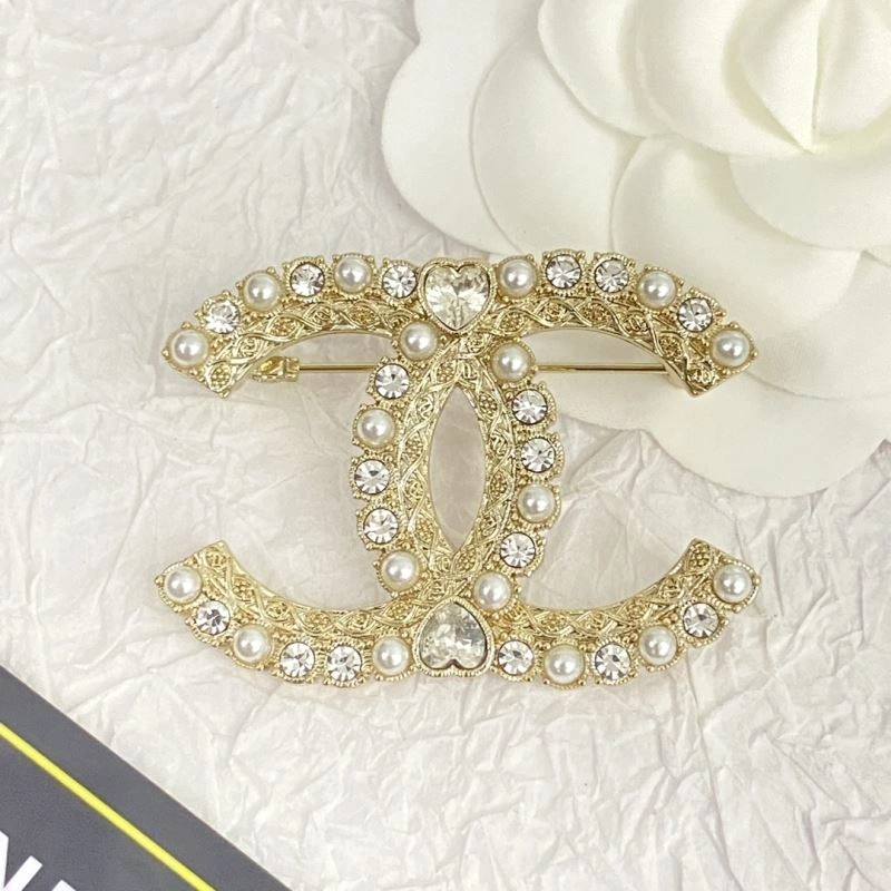 Versatile Chxnxl Brooches 292450