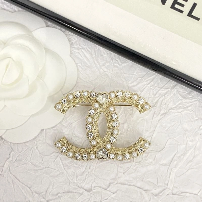 Versatile Chxnxl Brooches 292450