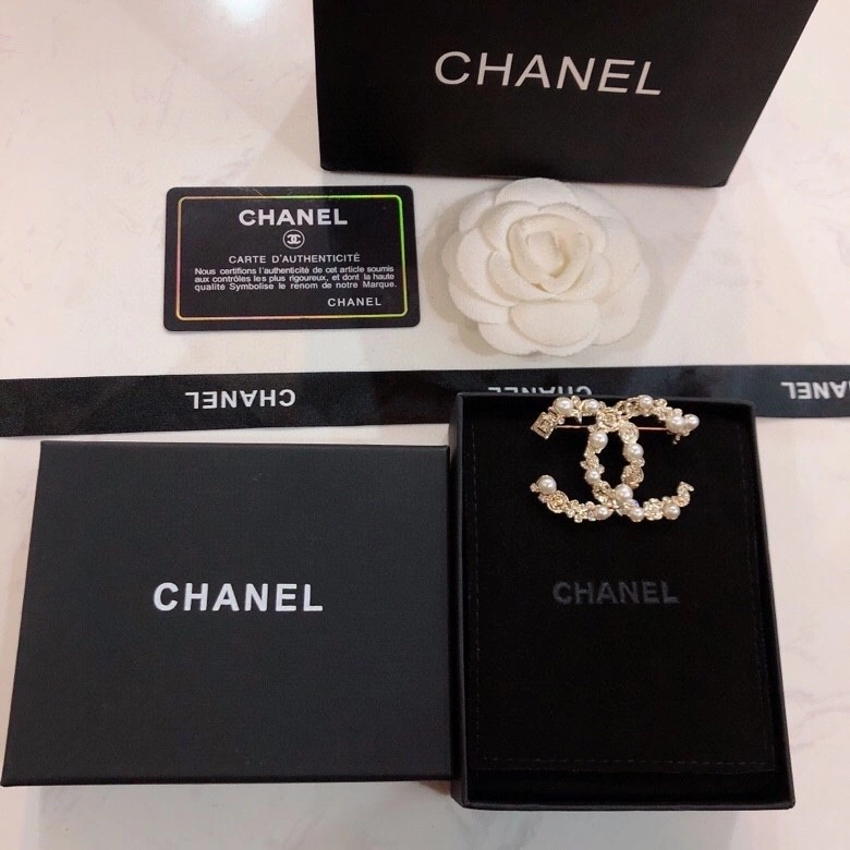 Sophisticated Chxnxl Brooches 292447