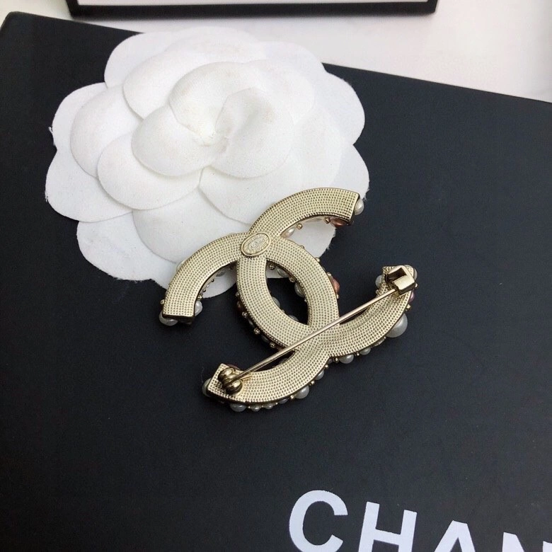 Trendsetting Chxnxl Brooches 292442