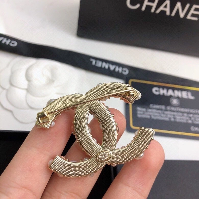 Trendsetting Chxnxl Brooches 292442