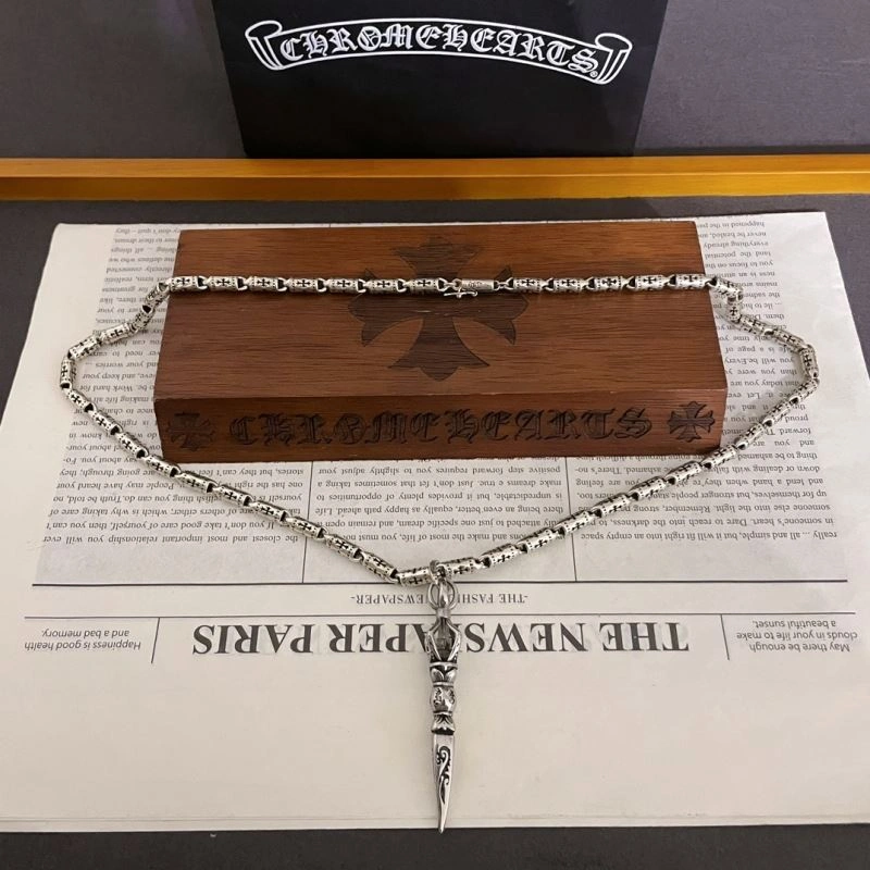 Stylish Chrxmx Hxxrts Necklaces 300624
