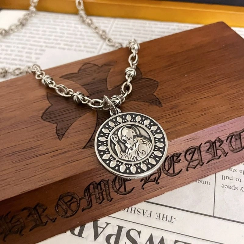 Unique Chrxmx Hxxrts Necklaces 300623