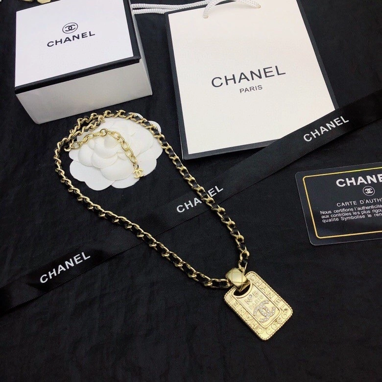 DailyWear Chxnxl Brooches 292437