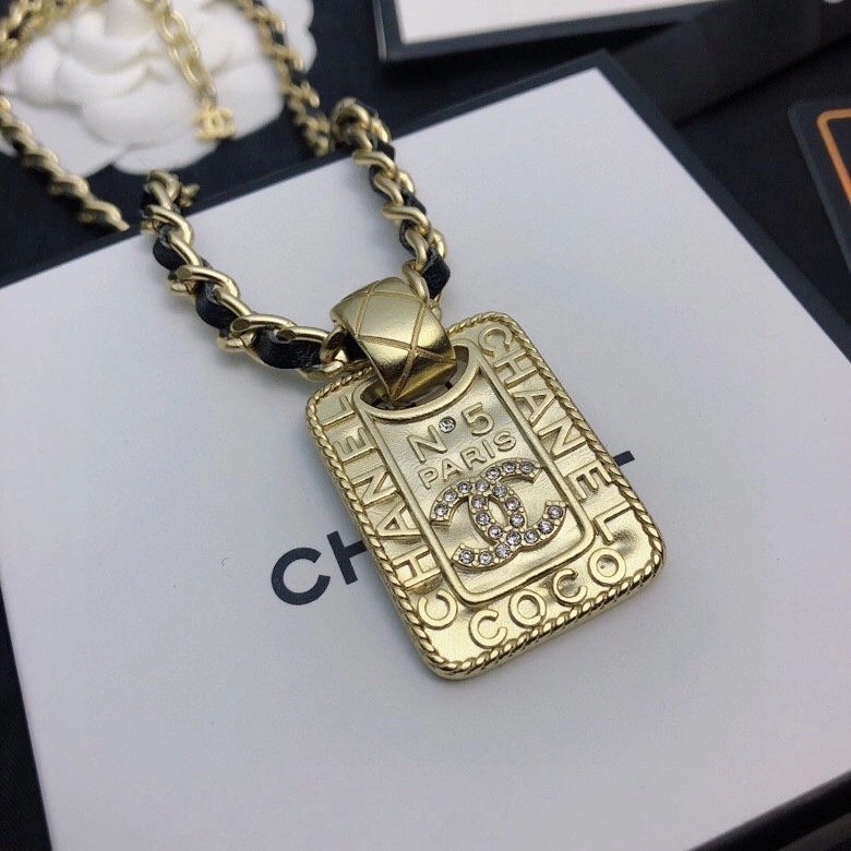 DailyWear Chxnxl Brooches 292437