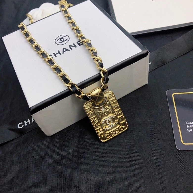 DailyWear Chxnxl Brooches 292437