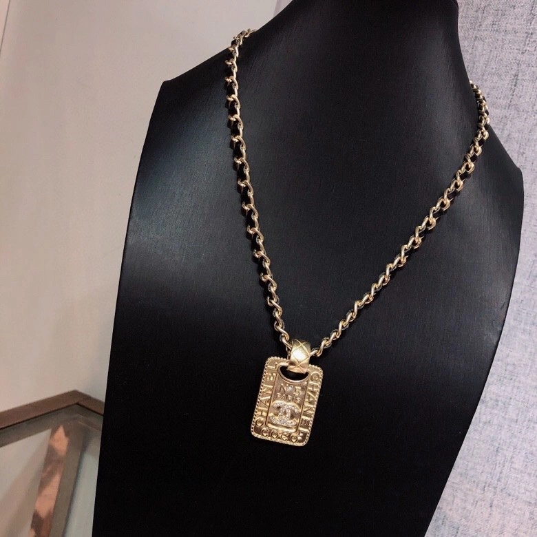 DailyWear Chxnxl Brooches 292437