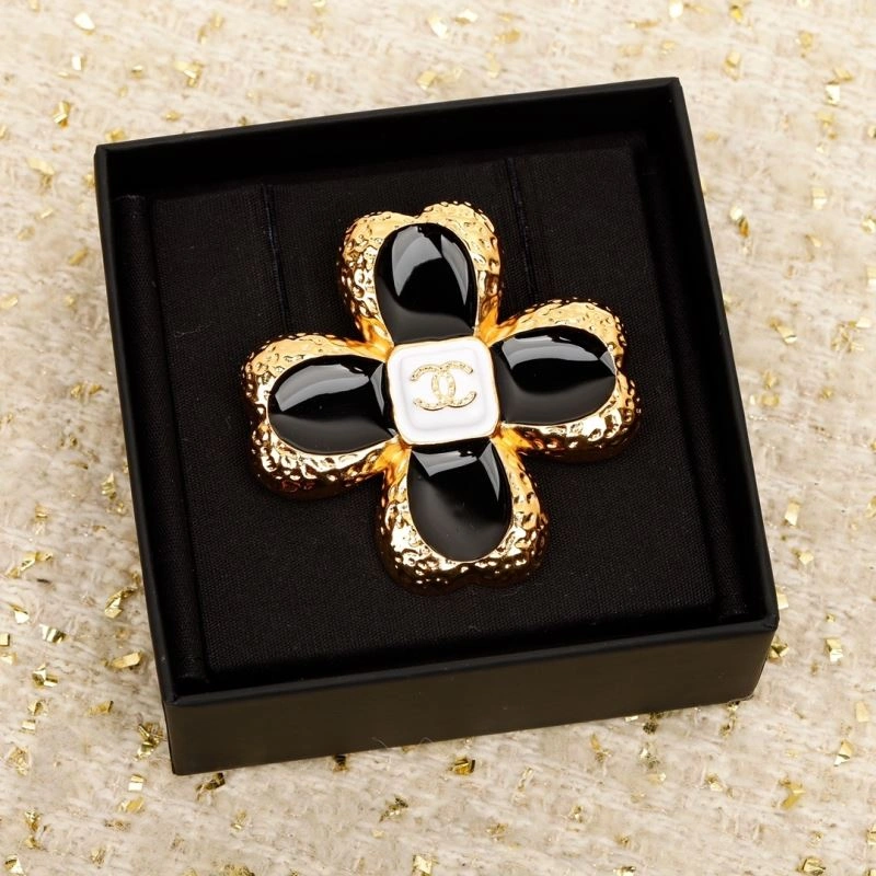 Chxnxl Brooches AllSeason 292420