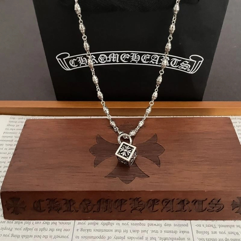 Chrxmx Hxxrts Necklaces DailyWear 300603