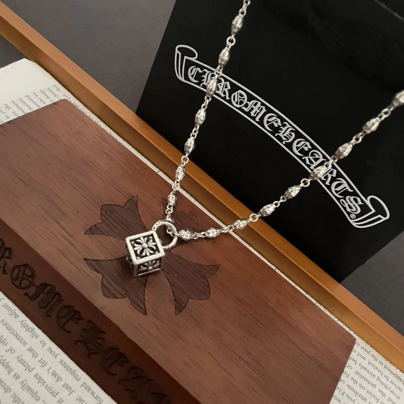 Chrxmx Hxxrts Necklaces DailyWear 300603