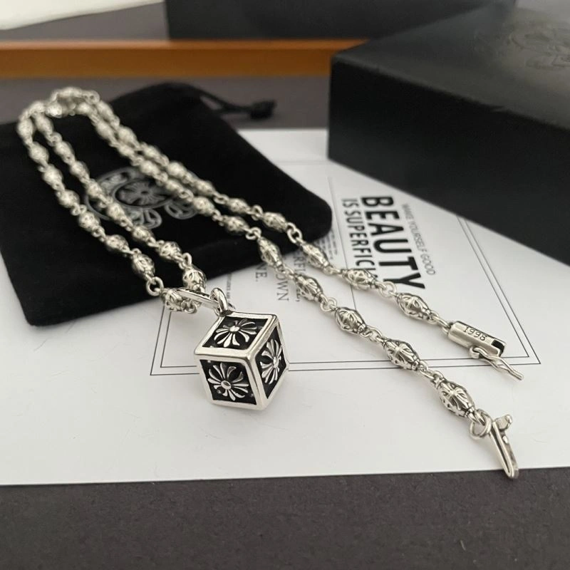 Chrxmx Hxxrts Necklaces DailyWear 300603