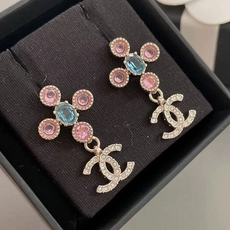 NewStyle Chxnxl Brooches 292418