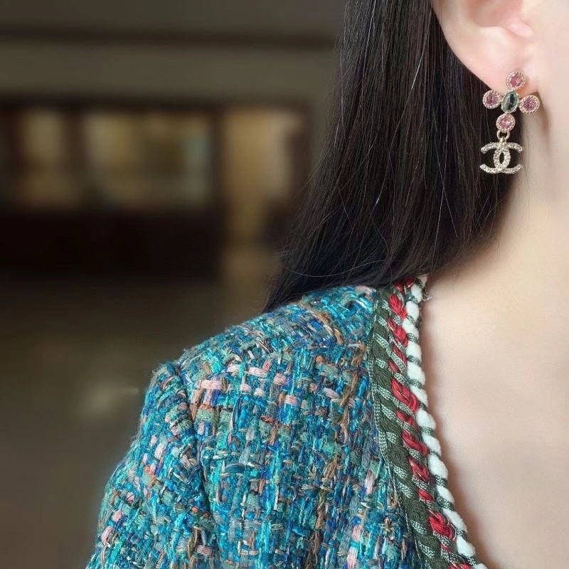 NewStyle Chxnxl Brooches 292418