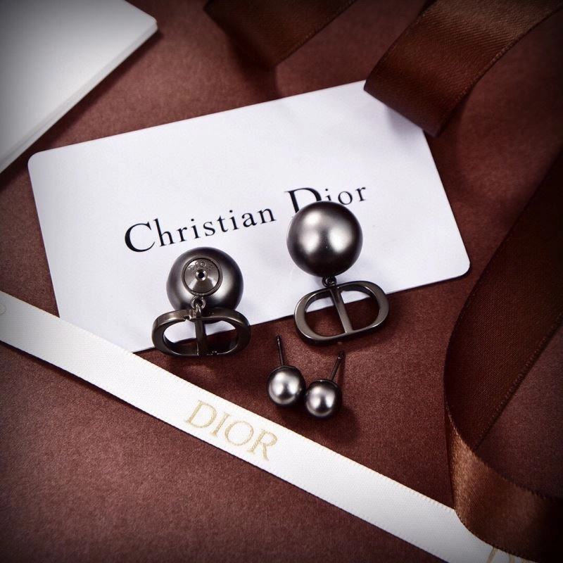 Efficient Christian Dxxr Earrings 295253