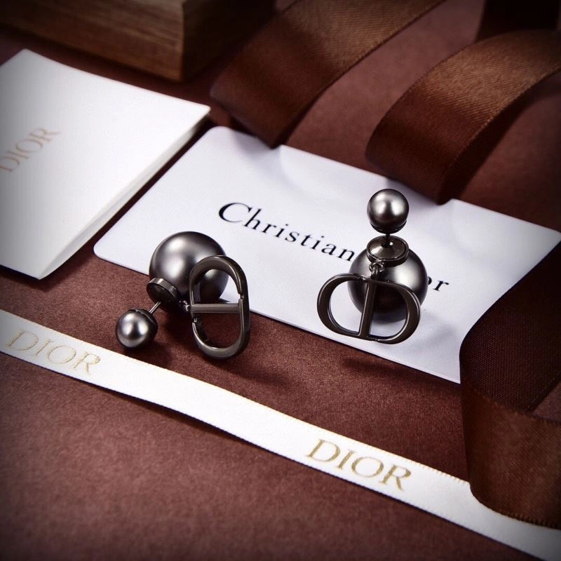 Efficient Christian Dxxr Earrings 295253