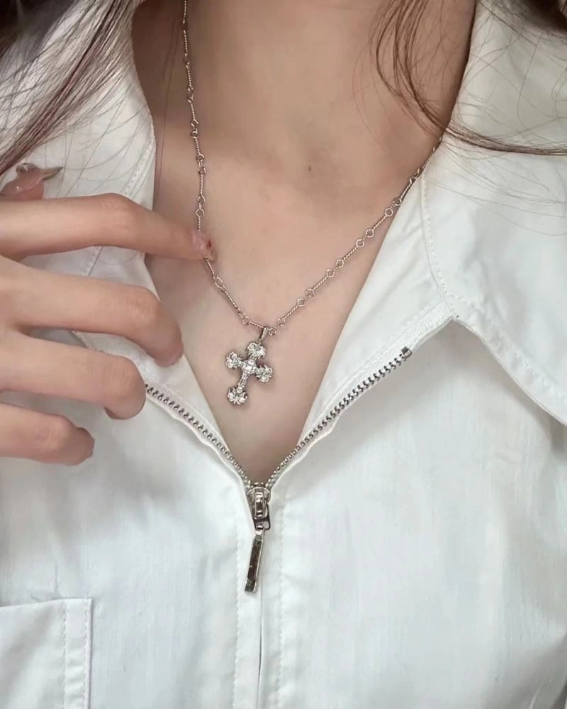 Chrxmx Hxxrts Necklaces Functional 300601