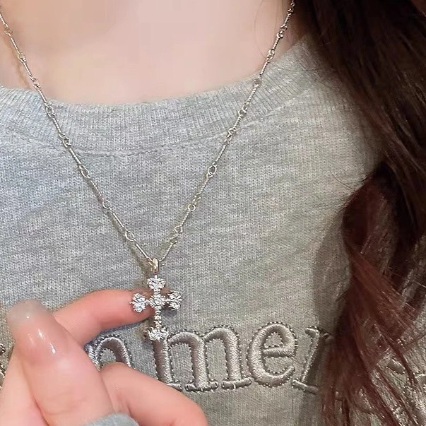 Chrxmx Hxxrts Necklaces Functional 300601