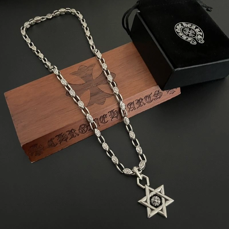 Compact Chrxmx Hxxrts Necklaces 300593