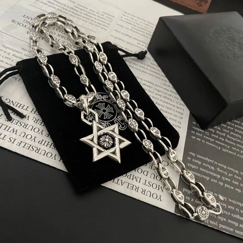 Compact Chrxmx Hxxrts Necklaces 300593