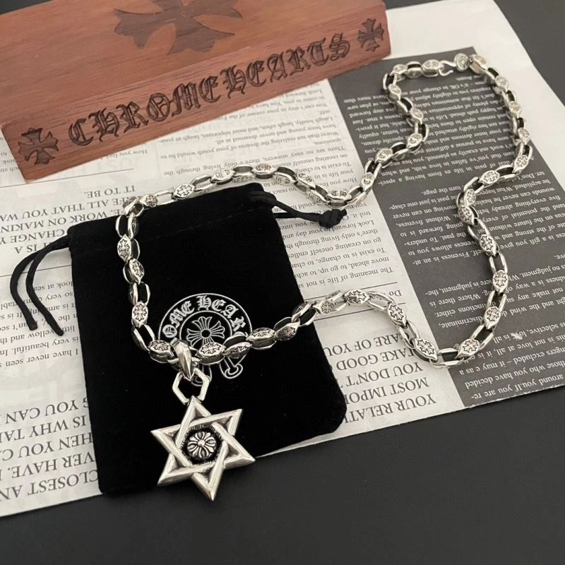 Compact Chrxmx Hxxrts Necklaces 300593