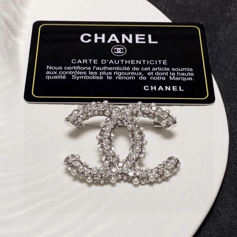 Trendsetting Chxnxl Brooches 292399