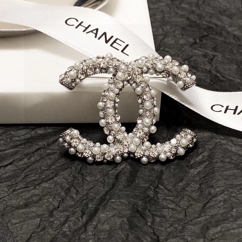 Trendsetting Chxnxl Brooches 292399