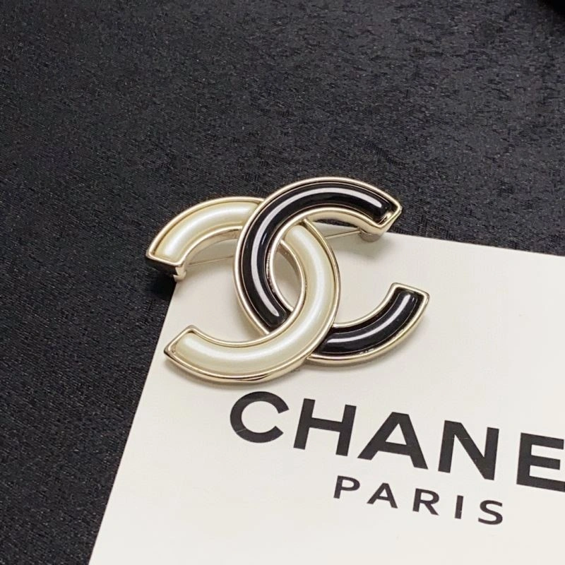 EasyMatch Chxnxl Brooches 292397