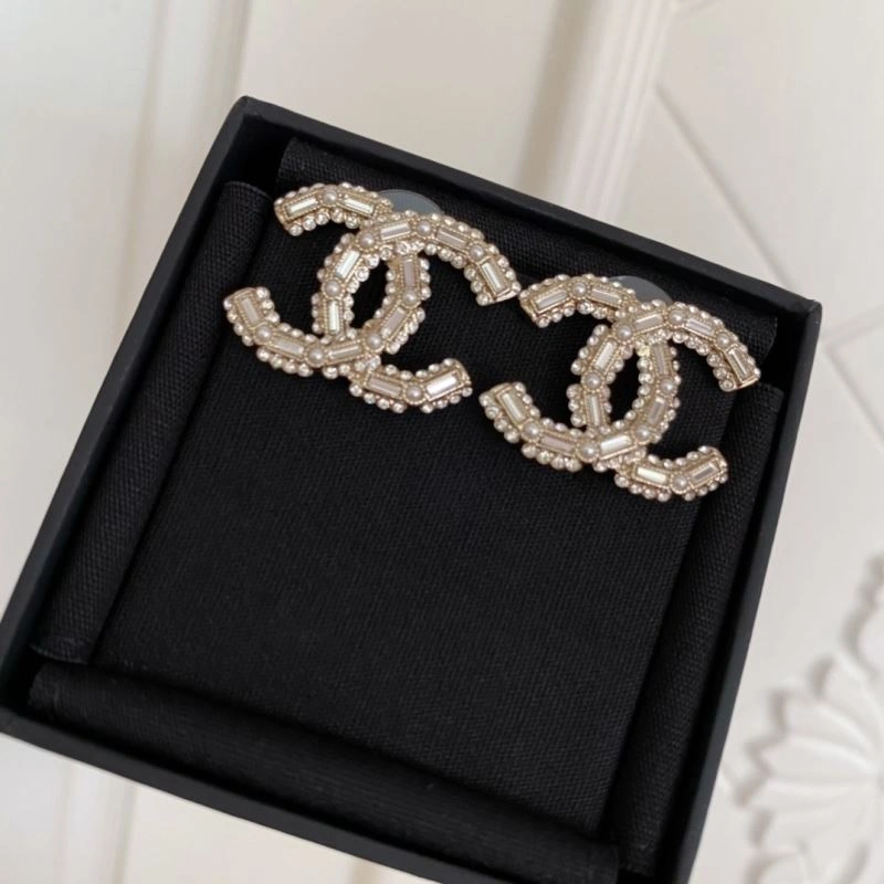 Sleek Chxnxl Brooches 292382