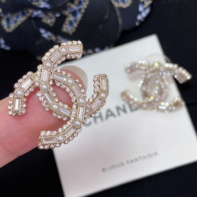 Sleek Chxnxl Brooches 292382