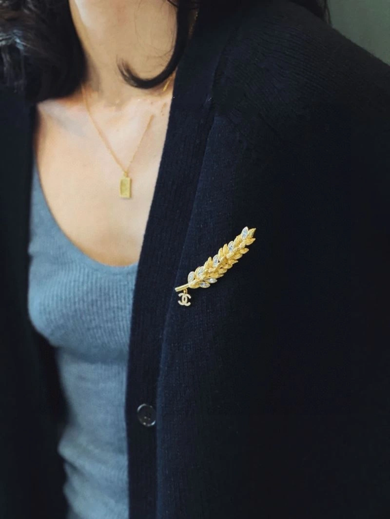 NewStyle Chxnxl Brooches 292389
