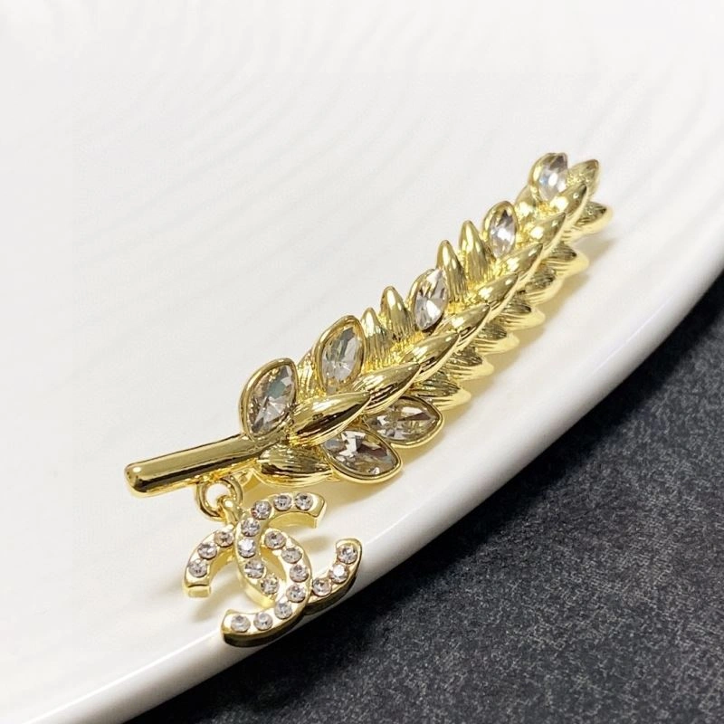 NewStyle Chxnxl Brooches 292389