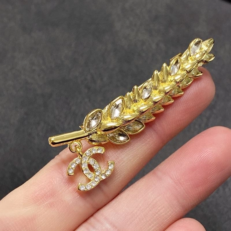 NewStyle Chxnxl Brooches 292389