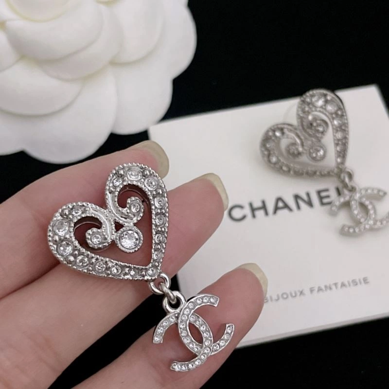 Affordable Chxnxl Brooches 292373