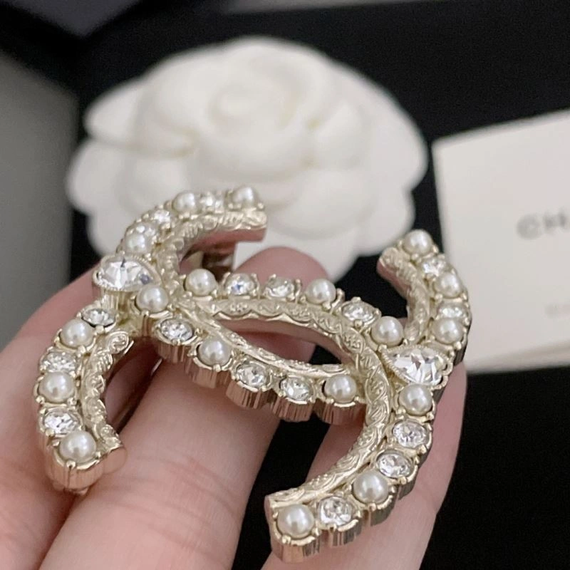 NewStyle Chxnxl Brooches 292376