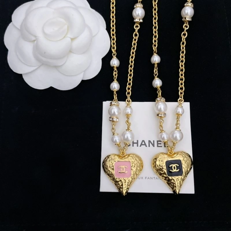 Bold Chxnxl Brooches 292370